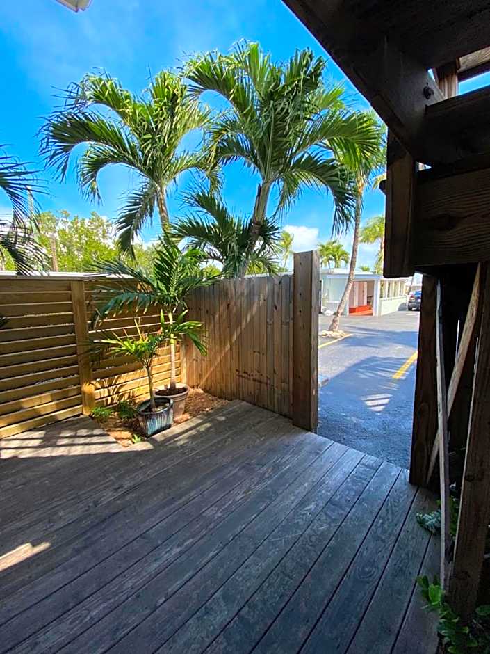 Harborside Motel & Marina