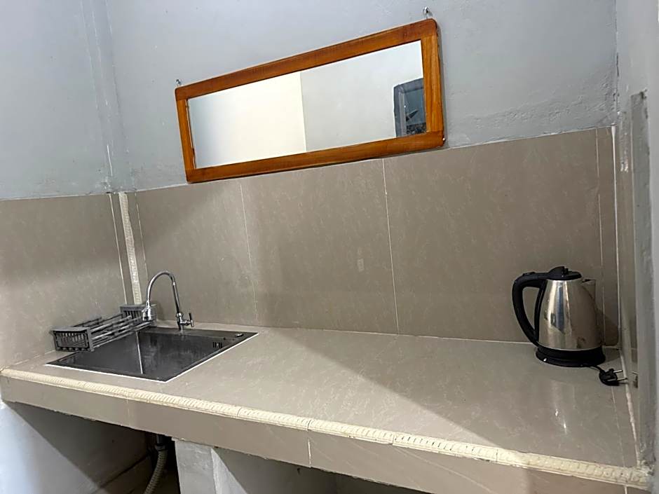Sumbawa Maluk Homestay Kost tika