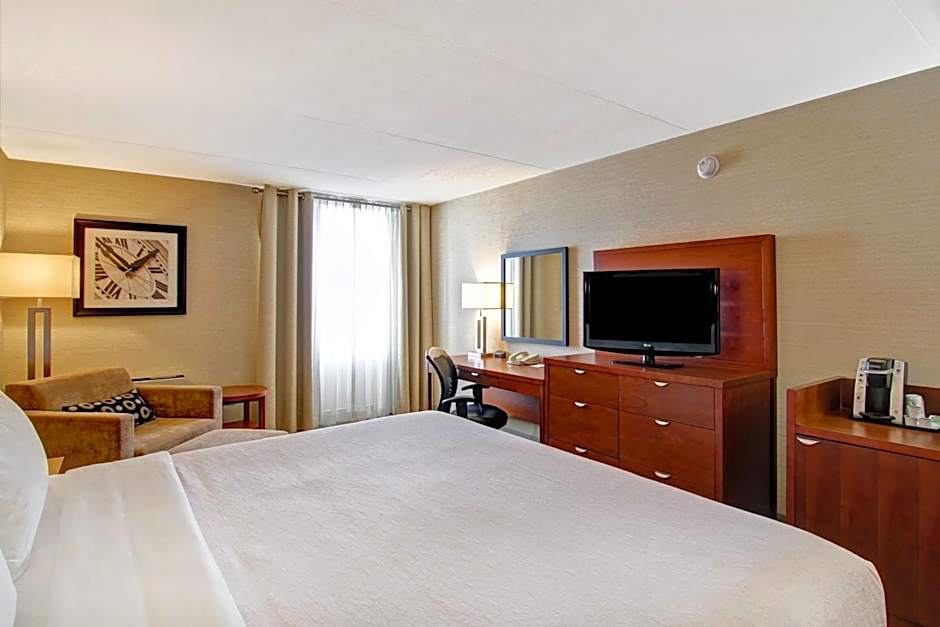 Holiday Inn Oakville Centre By IHG