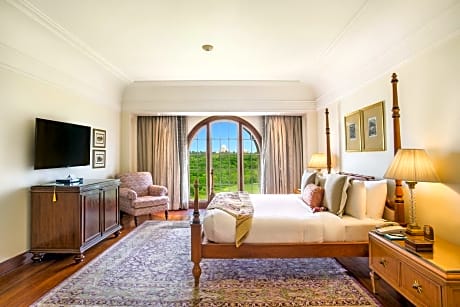 Luxury Suite With Two Balconies And Taj Mahal View
