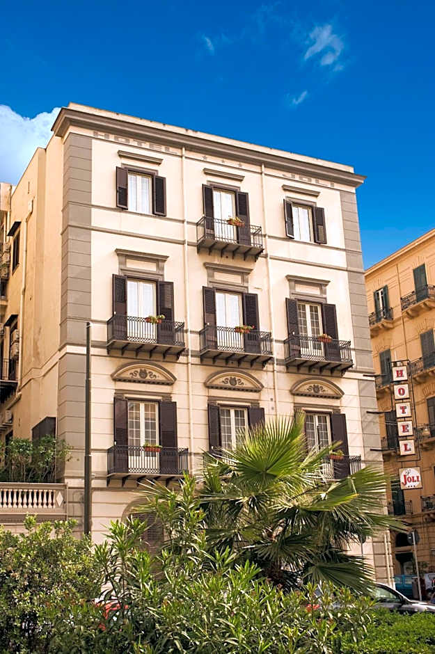 Hotel Joli