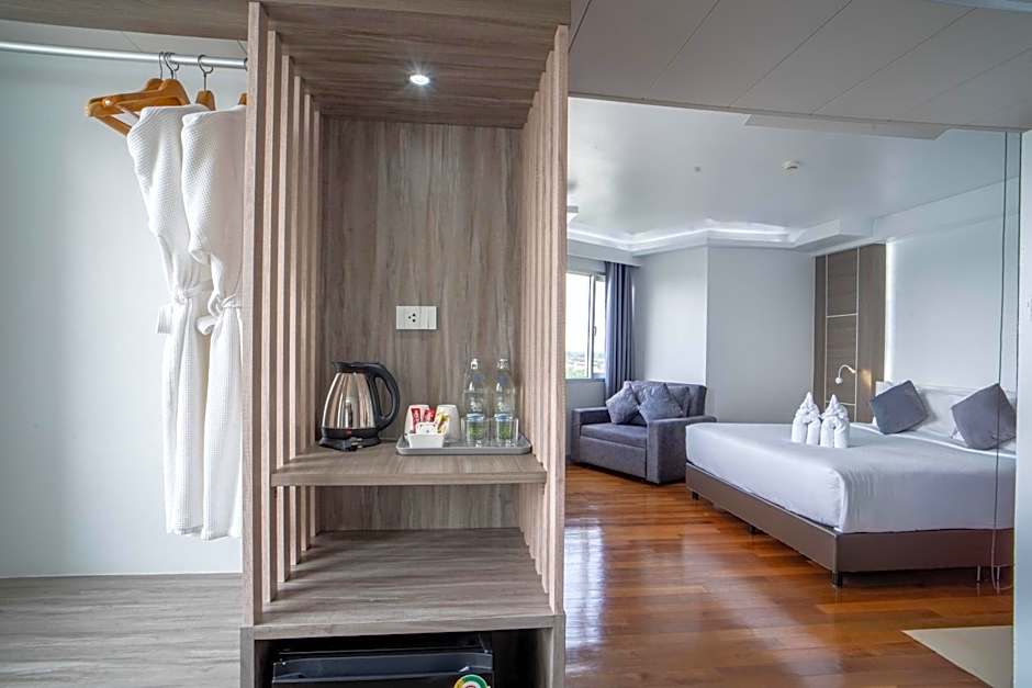 Photo 1 of 8 of Junior Suite