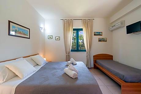 Double or Twin Room with Garden View