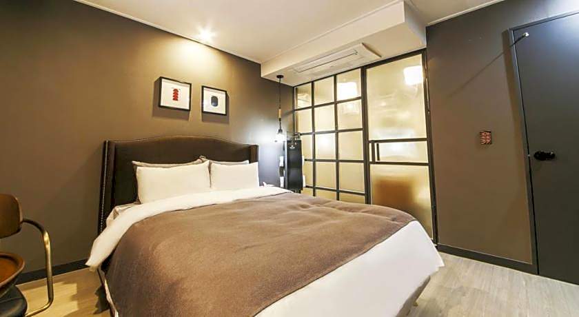 Changwon Brown-dot Hotel Myeongseo