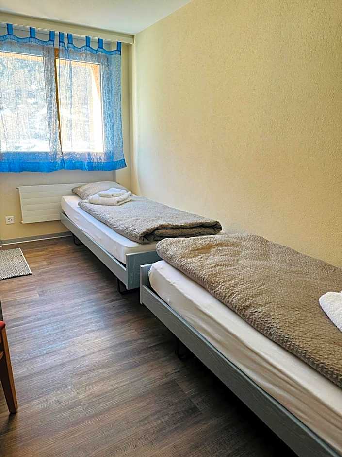 Restaurant & Hostel Hole in One