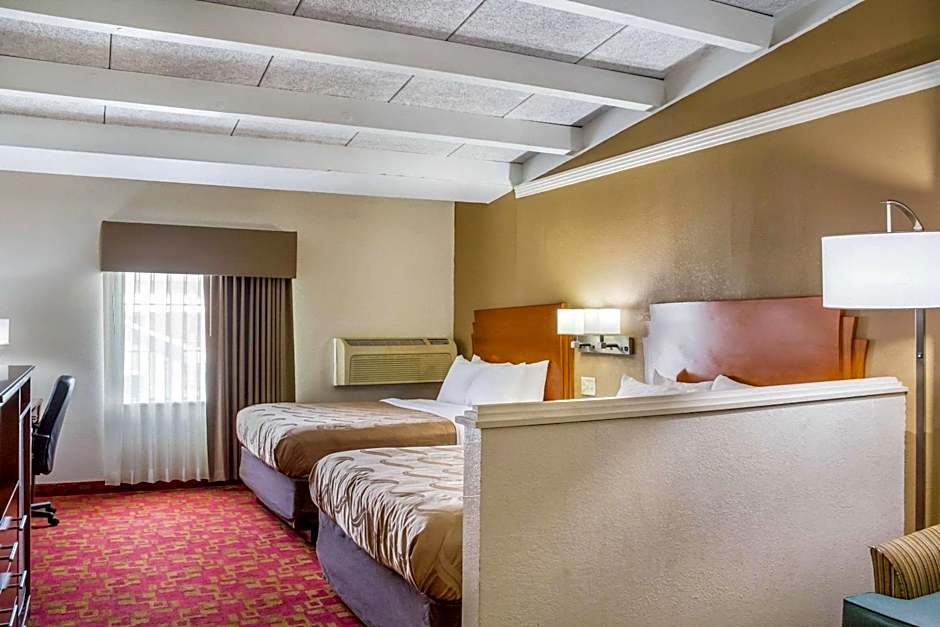Quality Inn & Suites Kansas City - Independence I-70 East