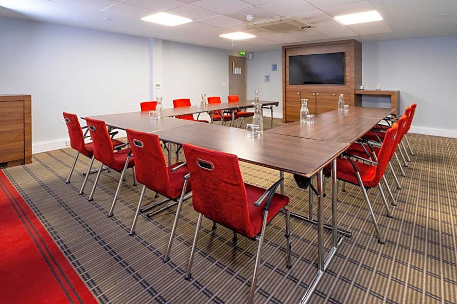 Holiday Inn Express Birmingham Oldbury By IHG