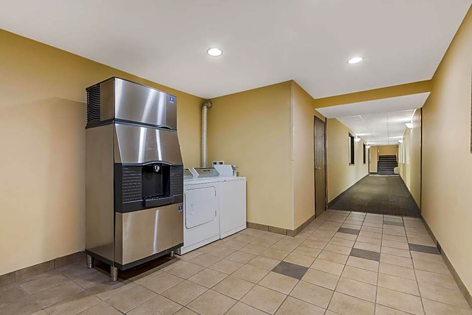 Econo Lodge Inn & Suites Yankton
