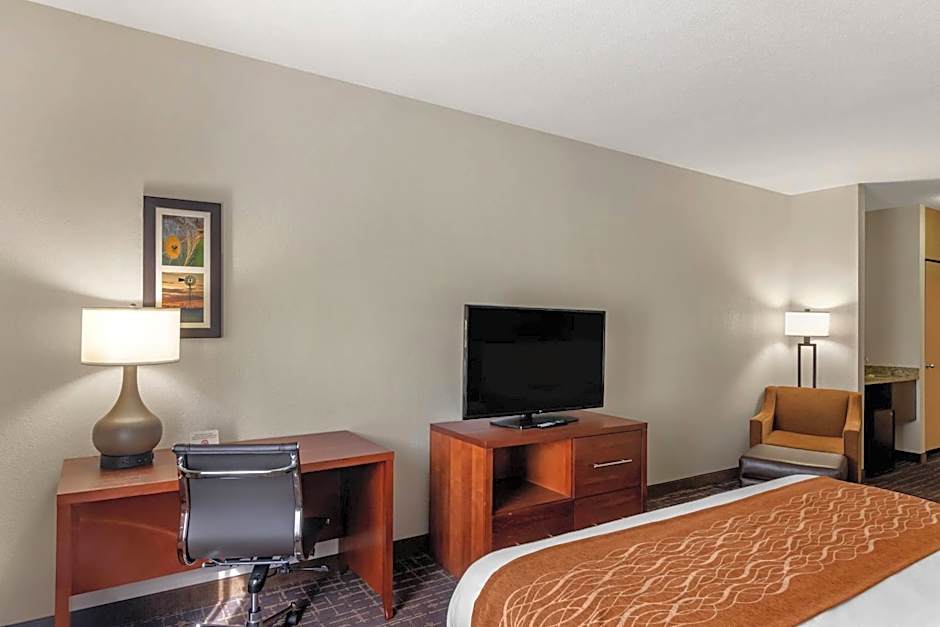 Comfort Inn & Suites Lees Summit -Kansas City