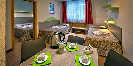 Superior One-Bedroom Apartment (4 Adults)