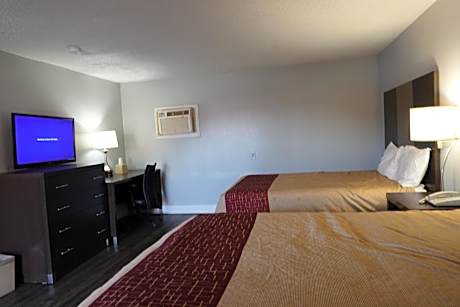 Queen Room with Two Queen Beds - Smoking