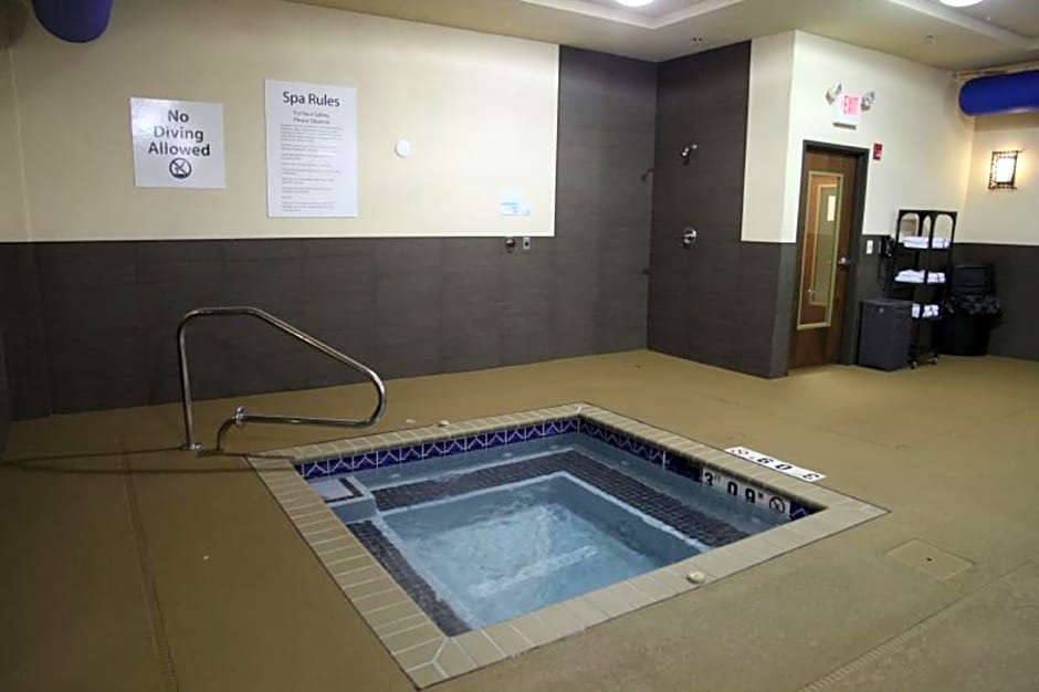 Holiday Inn Express & Suites - Huntsville Airport, an IHG Hotel