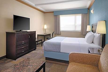 King Suite with Sofa Bed - Top Floor/Non-Smoking