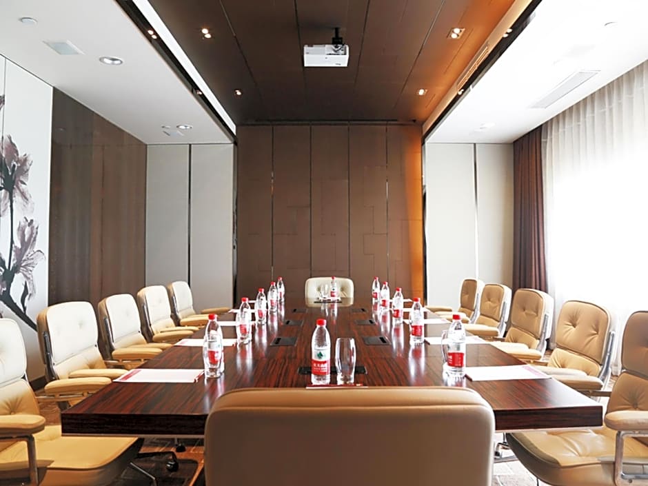 Ramada Plaza Liuzhou Liudong Hotel