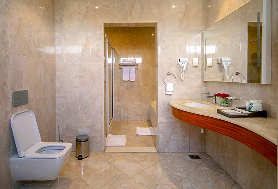 Golden Tulip Canaan Kampala