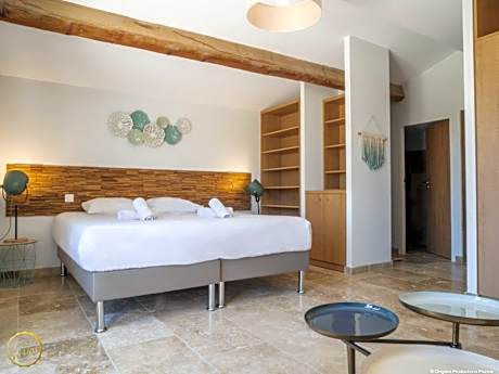 Apartment with Garden View