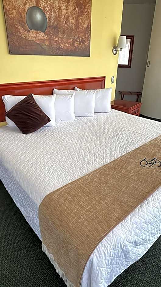 Hotel Enterprise Inn Poliforum