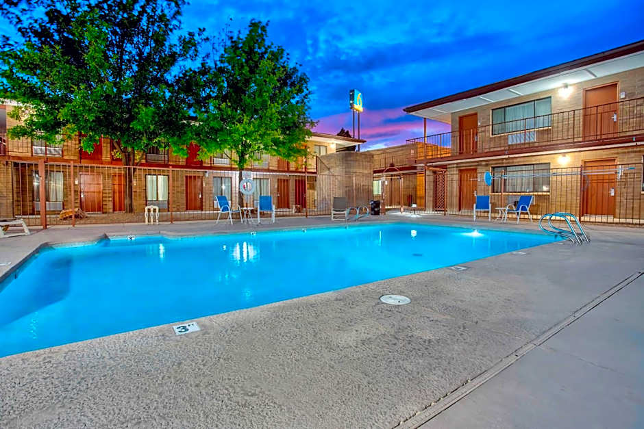 Motel 6 Willcox, AZ