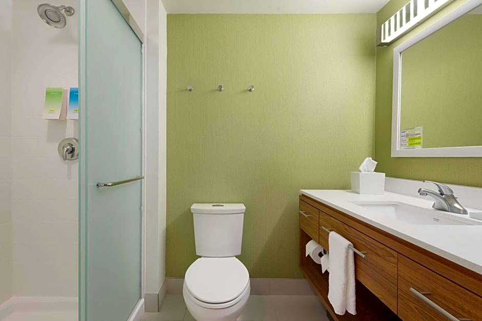 Home2 Suites by Hilton Minneapolis / Roseville, MN