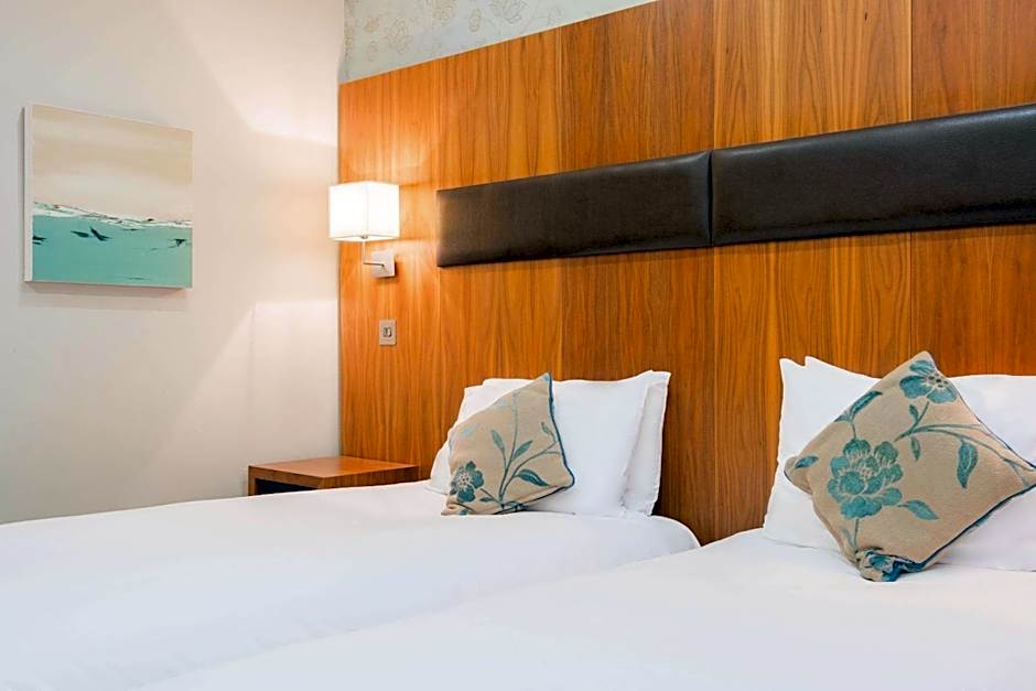 Ramada by Wyndham Cheltenham