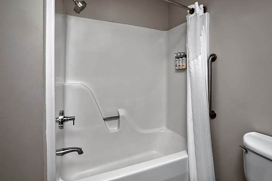 Holiday Inn Express Hotel & Suites Grand Rapids-North By IHG