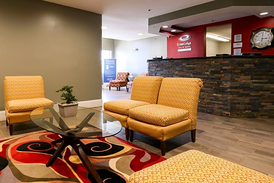 Econo Lodge Inn and Suites Greenville