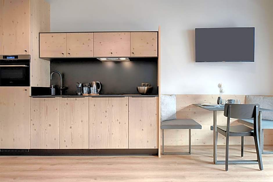 Simple Life Apartments