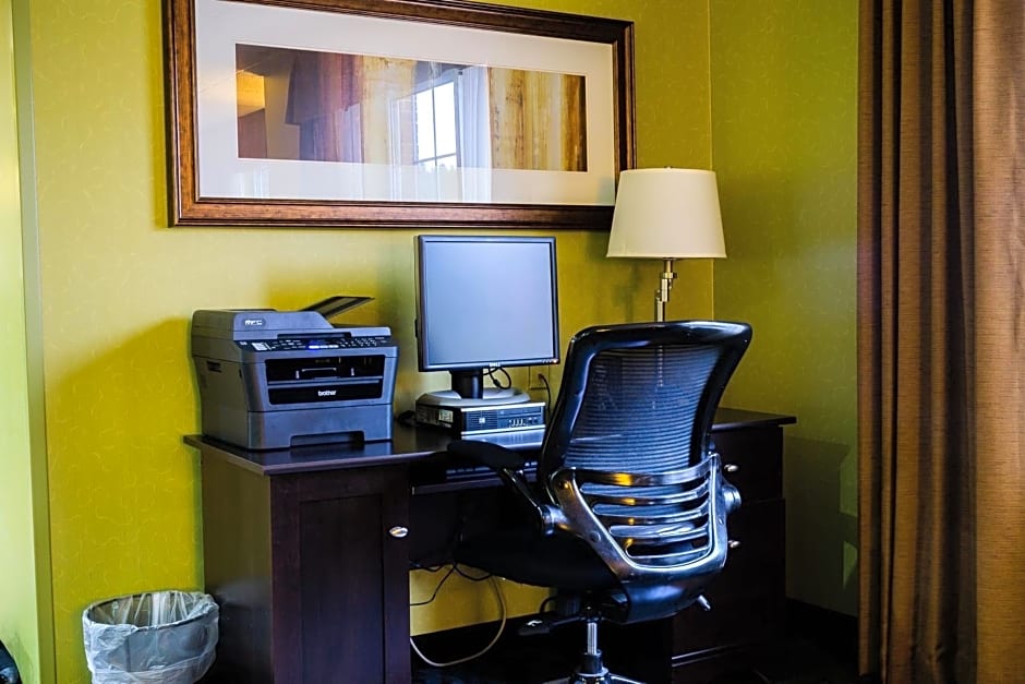 Holiday Inn Express Hotel & Suites Acme-Traverse City By IHG