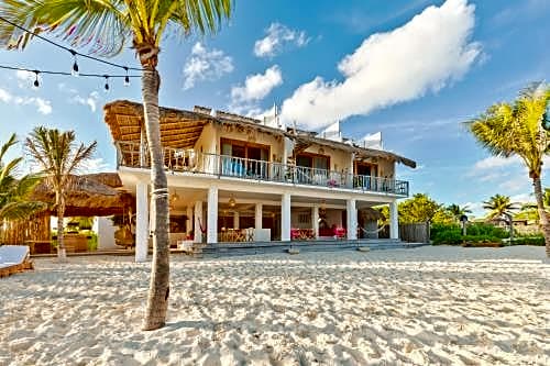 Punta Blanca Beachfront Suites