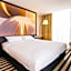 Simon Hotel