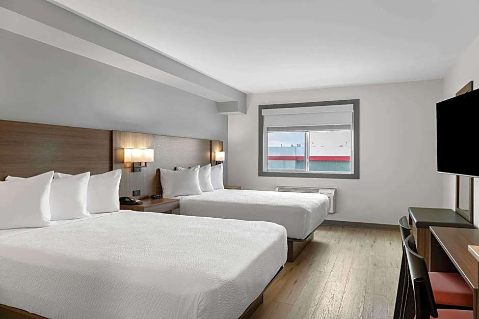 Days Inn by Wyndham Steinbach