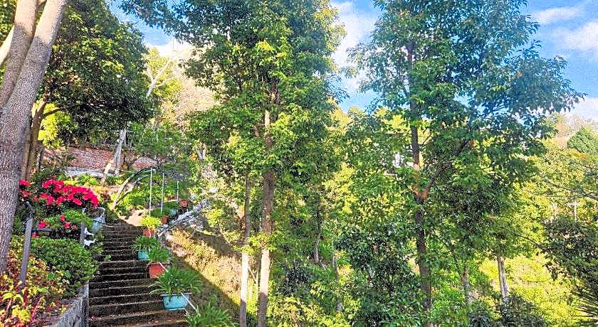 Zusin Shin Garden Hotel