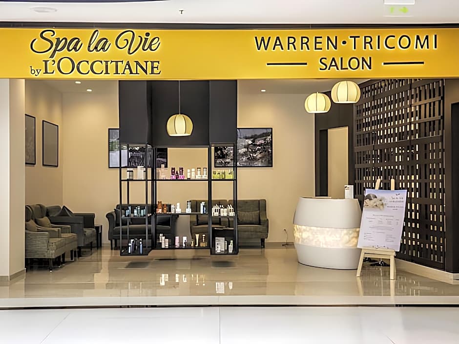 The Waverly Hotel & Residences