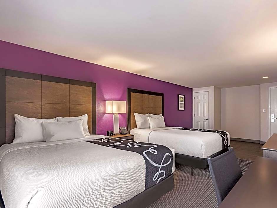 La Quinta Inn & Suites by Wyndham Salem