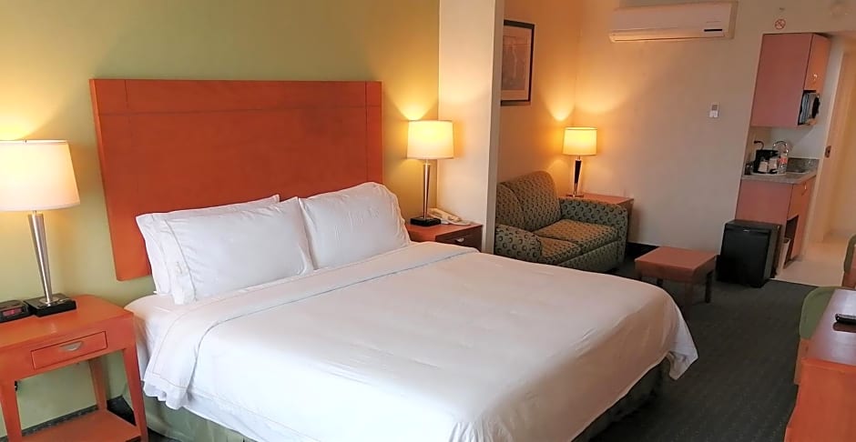 Holiday Inn Express & Suites Toluca Zona Aeropuerto