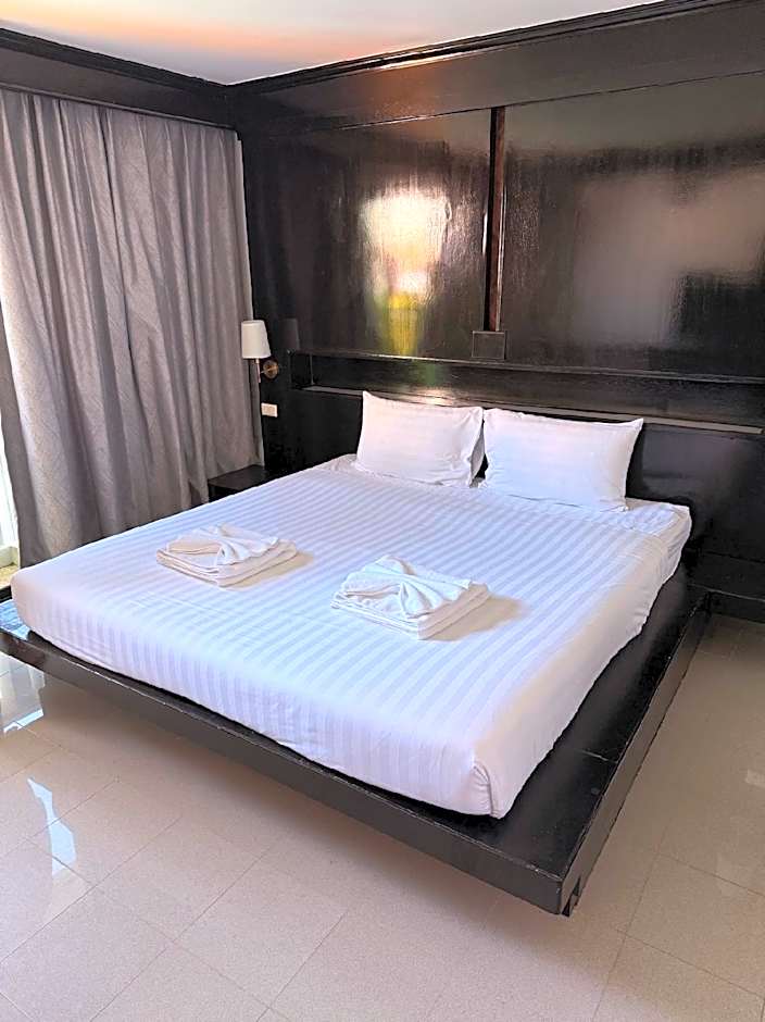 Rattana Karon Beach Hotel
