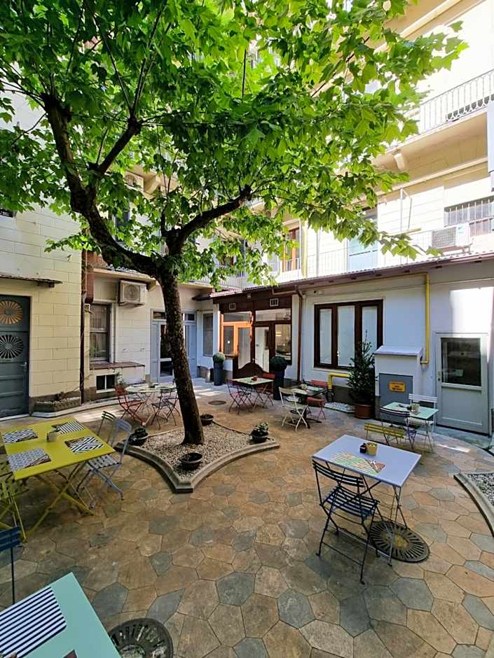 Green Class Hotel Astoria
