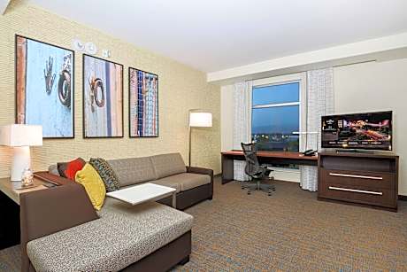 Suite, 1 Bedroom (Hearing Accessible) (1 King Bed and 1 Double Sofa Bed)