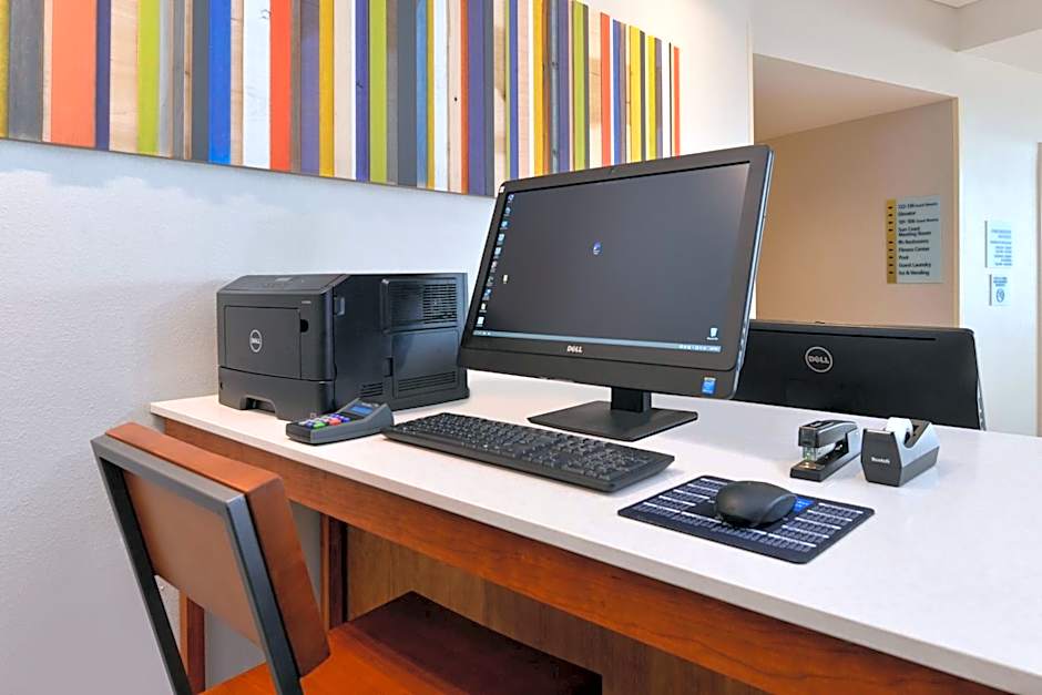 Holiday Inn Express & Suites St. Petersburg - Seminole Area By IHG