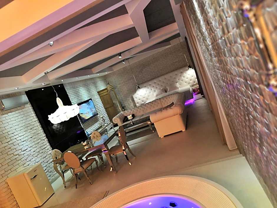 Hotel Ramka & Restaurant & Wine Bar