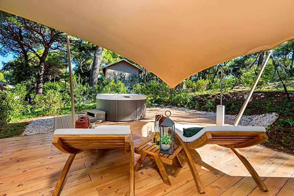 Arena One 99 Glamping