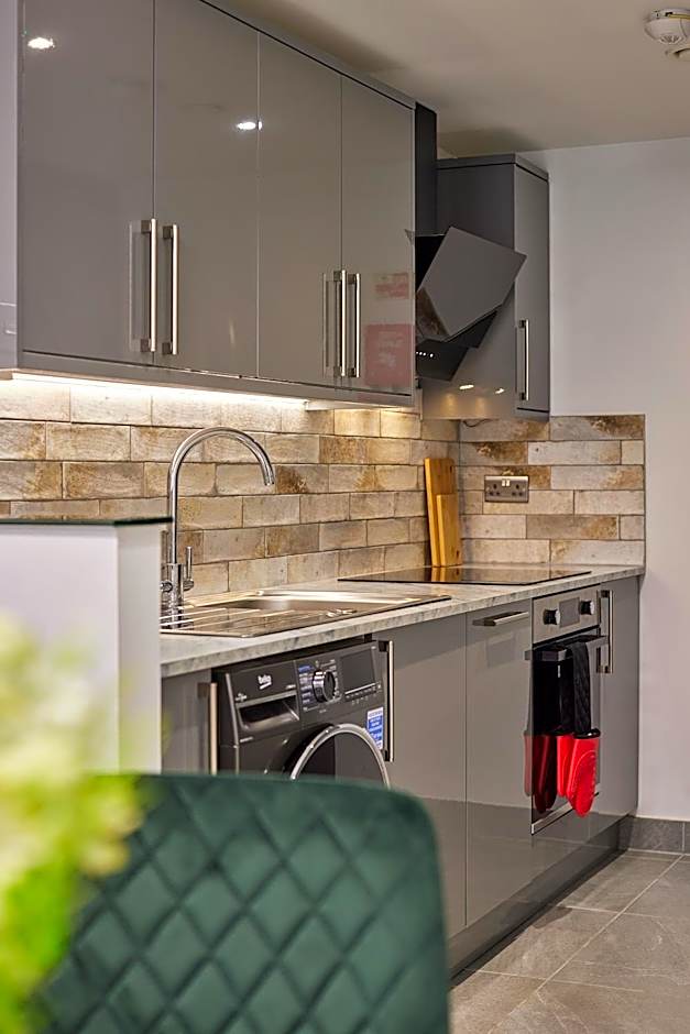 The Ashcroft Studios & Apartments with Free Parking