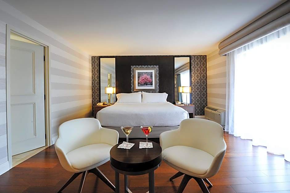 Holiday Inn Niagara Falls-By the Falls By IHG