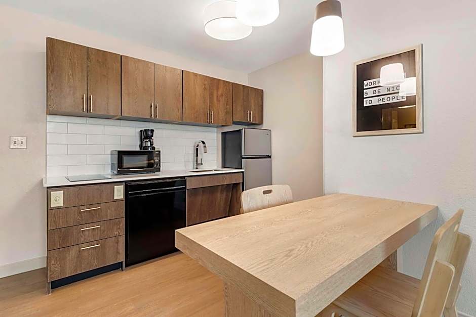 Sonesta Simply Suites Baltimore BWI Airport