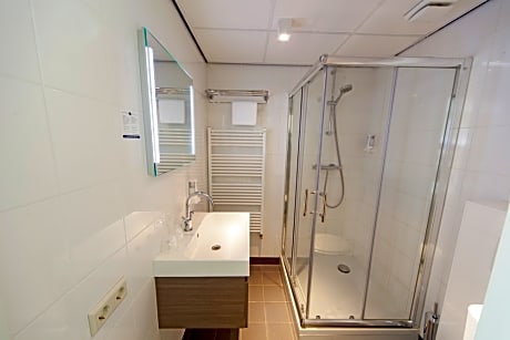  Comfort Plus with shower