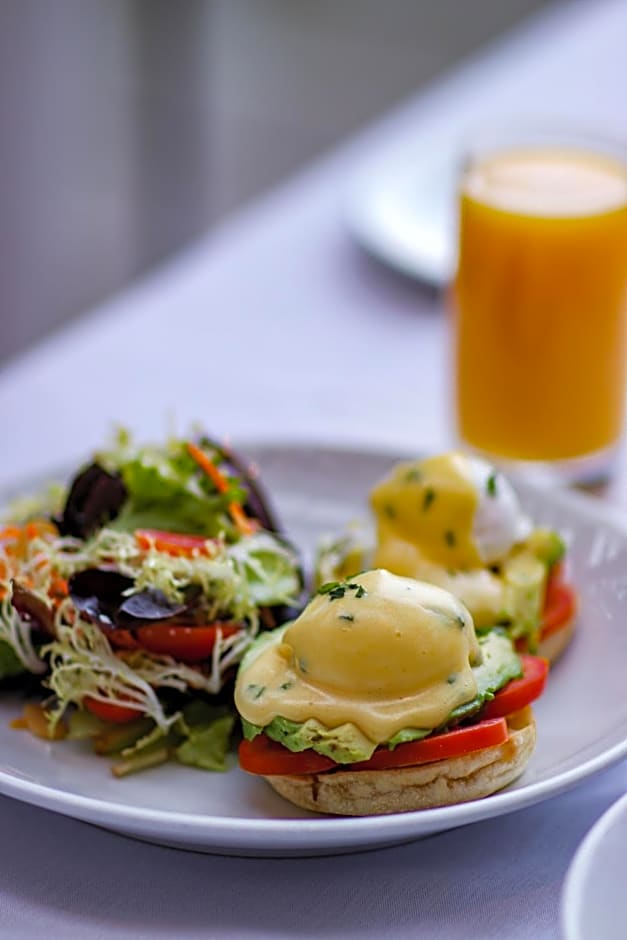 Pinnacle Hotel Harbourfront