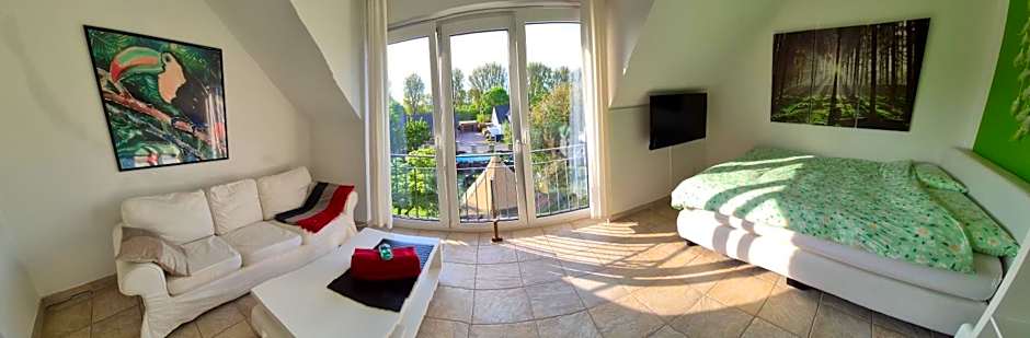 Schönste Lage am Rhein in unmittelbarer Stadtnähe, B & B