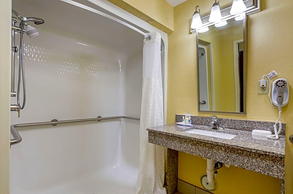 Comfort Inn & Suites Hillsville I-77