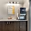 Days Inn & Suites by Wyndham Thunder Bay