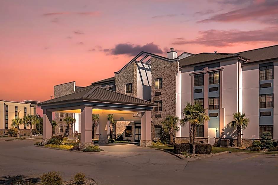 Comfort Suites Hattiesburg near University